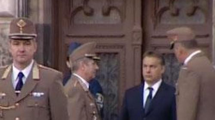 Ciki! Bekapcsolva maradt Orbán mikrofonja