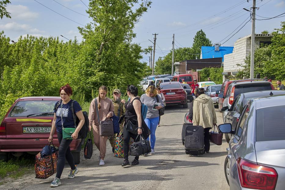 Szomszédunkban már kritikus a benzin- és energiahiány, menekültek milliói indulhatnak útnak /Fotó: MTI/EPA/Szergej Kozlov