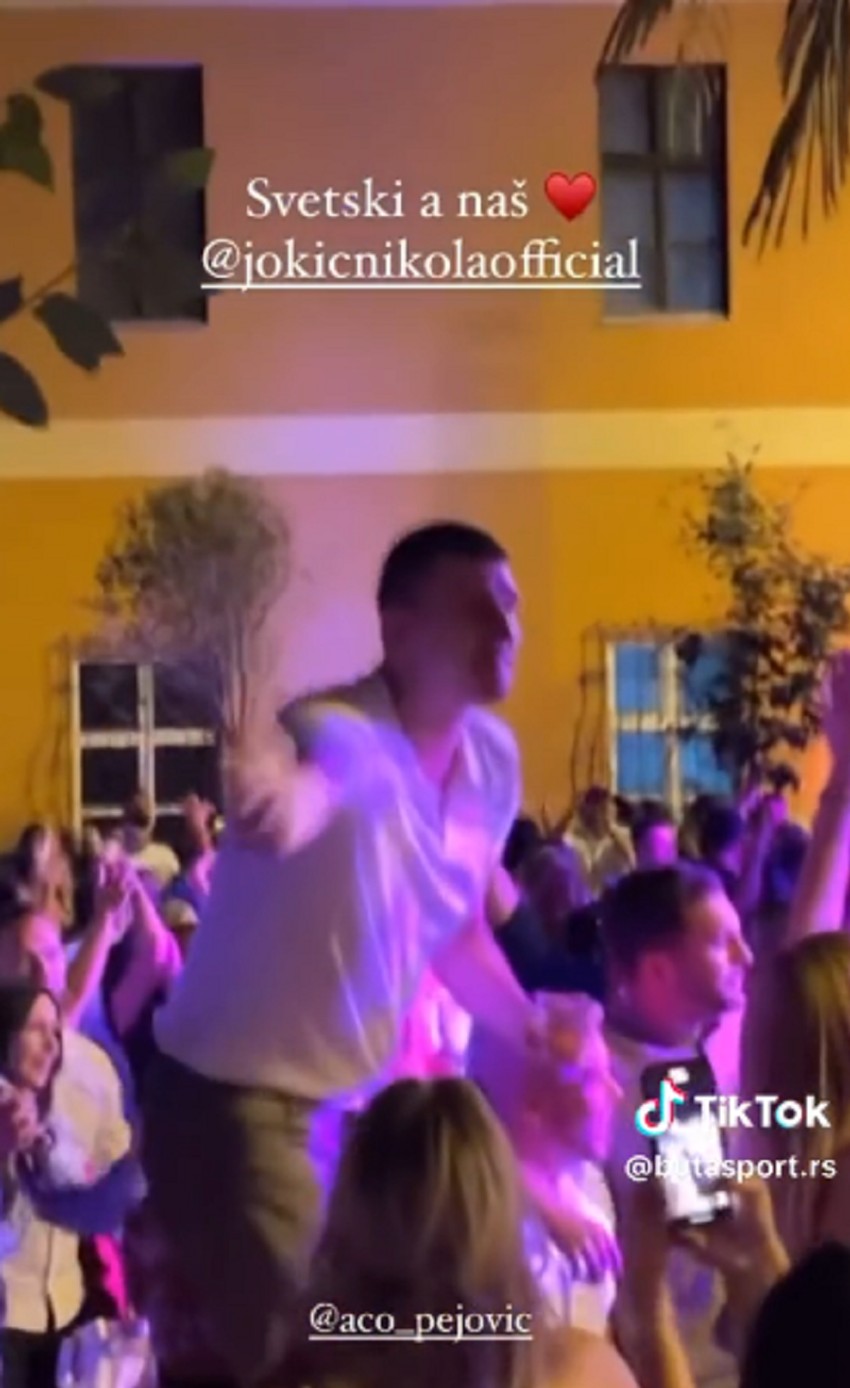 Nikola Jokić lumpuje uz Acu Pejovića