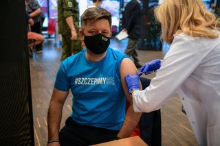 Michał Dworczyk zaszczepił się preparatem AstraZeneca