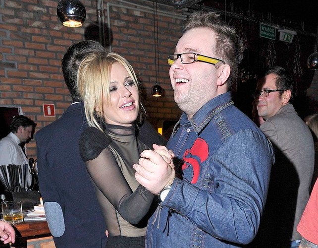 Rafał Rabczewski jest synem Wandy z pierwszego małżeństwa. Pracuje dla swojej siostry i widać, że się doskonale rozumieją