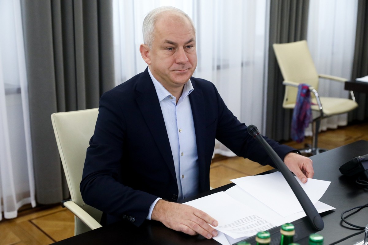 Warszawa, 21.10.2022. Poseł KO Grzegorz Napieralski na posiedzeniu senackiej komisji nadzwyczajnej do spraw wyjaśnienia przypadków nielegalnej inwigilacji, ich wpływu na proces wyborczy w Rzeczypospolitej Polskiej oraz reformy służb specjalnych, 21 bm. w Senacie w Warszawie. (aldg) PAP/Tomasz Gzell