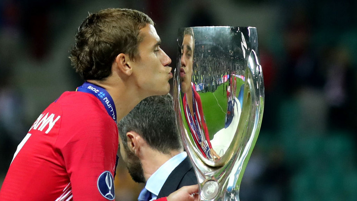 Atletico Madryt pokonało Real Madryt w meczu o Superpuchar Europy. Antoine Griezmann zamieścił w mediach społecznościowych grafikę, w której nabija się z kapitana Królewskich Sergio Ramosa.
