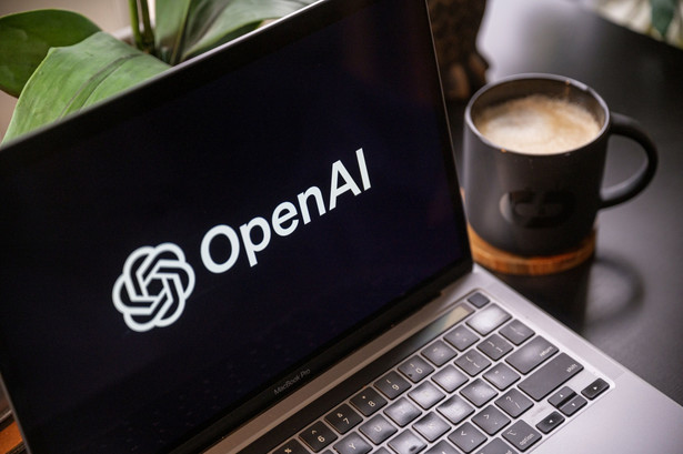 OpenAI planuje uruchomić w przyszłym tygodniu sklep internetowy, który pozwoli ludziom na udostępnianie własnych wersji swojego popularnego chatbota ChatGPT.