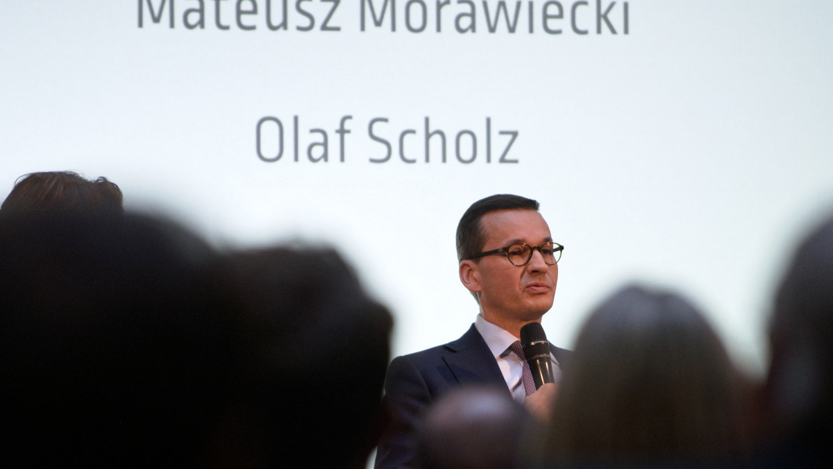 - Polska jest jednocześnie bardzo proamerykańska i bardzo proeuropejska - oświadczył Mateusz Morawiecki podczas konferencji FOTAR w Hamburgu dot. relacji transatlantyckich. Ich pogorszenie premier nazwał "bardzo złym fenomenem".