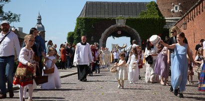 Procesje Bożego Ciała w polskich miastach. Kolejny raz w cieniu pandemii