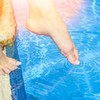 Osip od hlora nakon plivanja u bazenu je oblik iritativnog dermatitisa, koji se javlja zbog oštećenja barijere kože