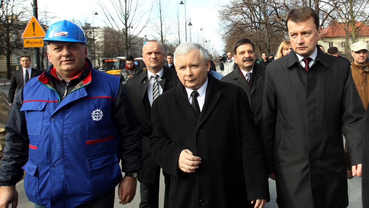 Prokurator generalny zwrócił się do prokuratury apelacyjnej w Katowicach o szczegółowe informacje dot. śledztwa ws. śmierci Madzi z Sosnowca. Jarosław Kaczyński ostro skrytykował propozycję podniesienia wieku emerytalnego dla kobiet. Przeczytaj, co jeszcze zdarzyło się w Polsce i na świecie!