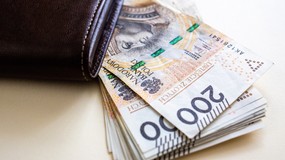 ZUS przeliczy 100 tys. świadczeń od 1 stycznia 2026. Średnio +220 zł, ale bez ustawowych wyrównań