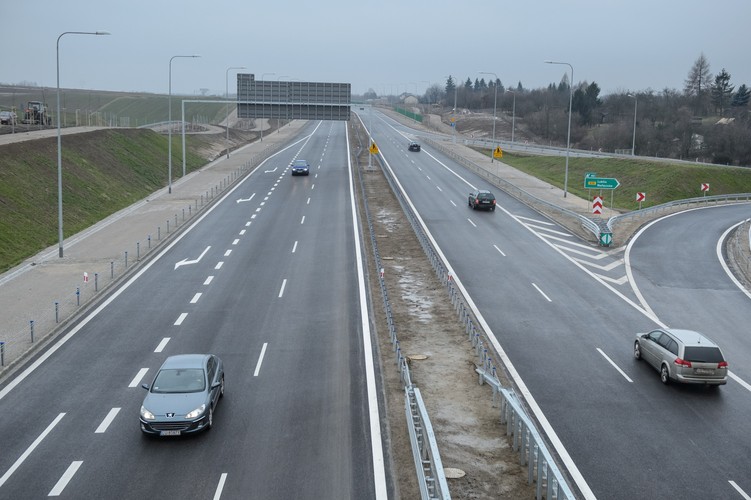 Oddany do użytku odcinek prowadzi od węzła Lublin Sławinek (skrzyżowanie dróg S12, S17 i S19) do węzła Lublin Węglin w podlubelskiej Konopnicy. Na odcinku znajduje się także węzeł Lublin Szerokie (skrzyżowanie z drogą wojewódzką 830).