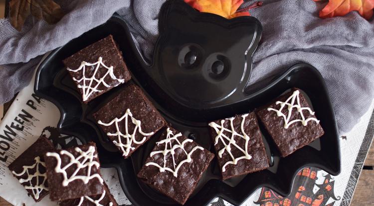 Rupáner-konyha: Halloween-i pókhálós brownie - recept Fotó: Getty Images