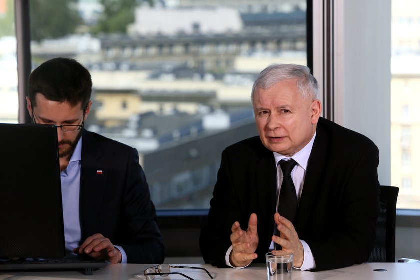 Jarosław Kaczyński na czacie z internautami