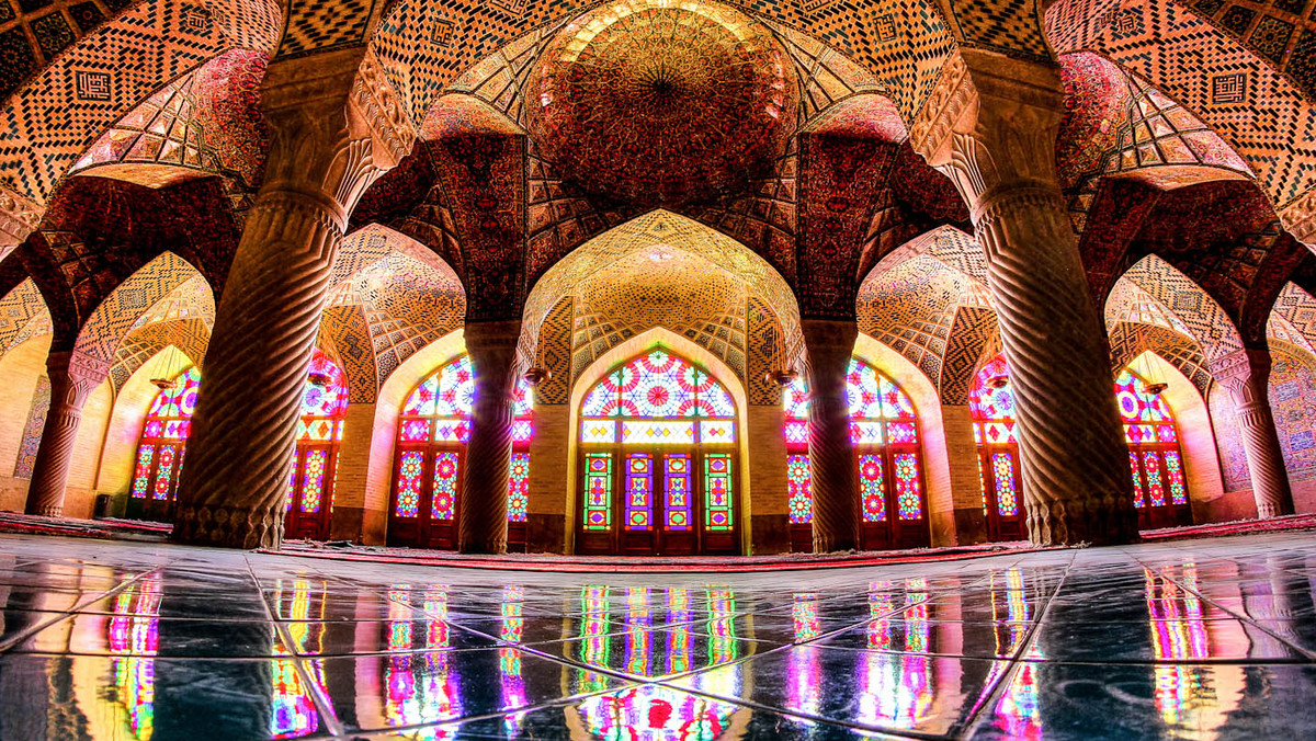 Meczety Iranu na zdjęciach Mohammada Rezy Domiri Ganjiego