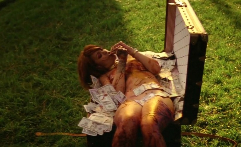 Rihanna naga i zakrwawiona w klipie do 'Bitch Better Have My Money'