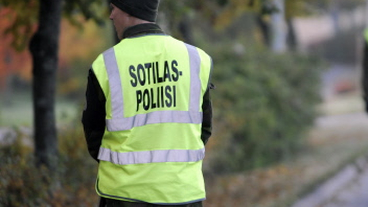 Fińska policja z miejscowości Sipoo pod Helsinkami poszukuje oszusta, który jak podaje fińska agencja prasowa FNB, rysopisem przypomina przewodniczącego Komisji Europejskiej Jose Manuela Barroso.