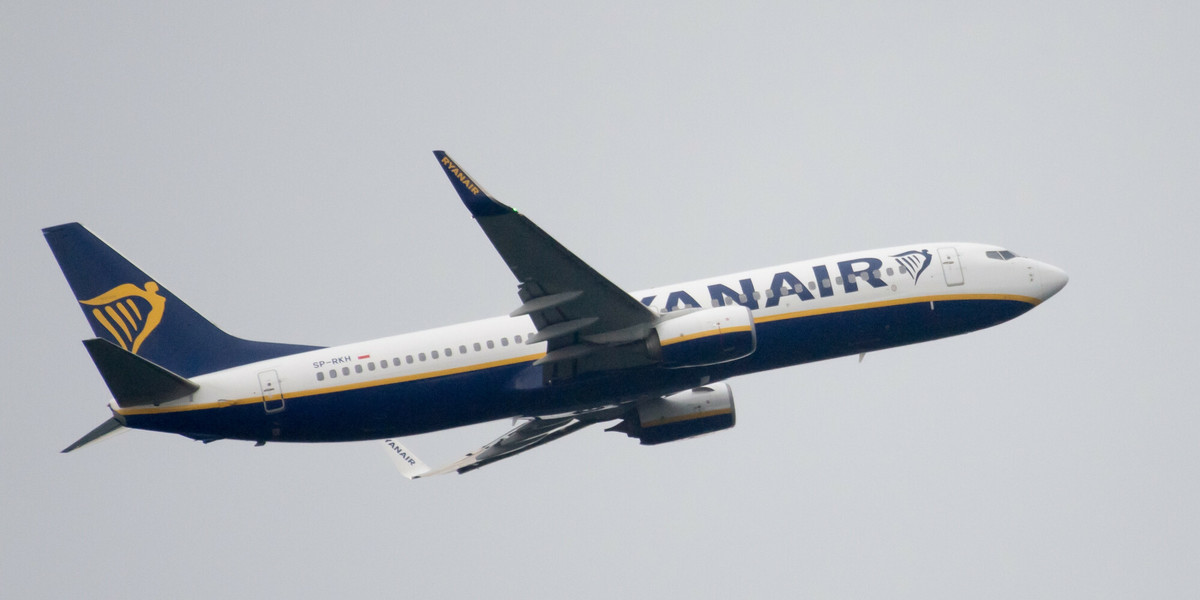 Ryanair to jeden z najpopularniejszych przewoźników w Polsce. Wciąż jednak ustępuje narodowym liniom PLL LOT.