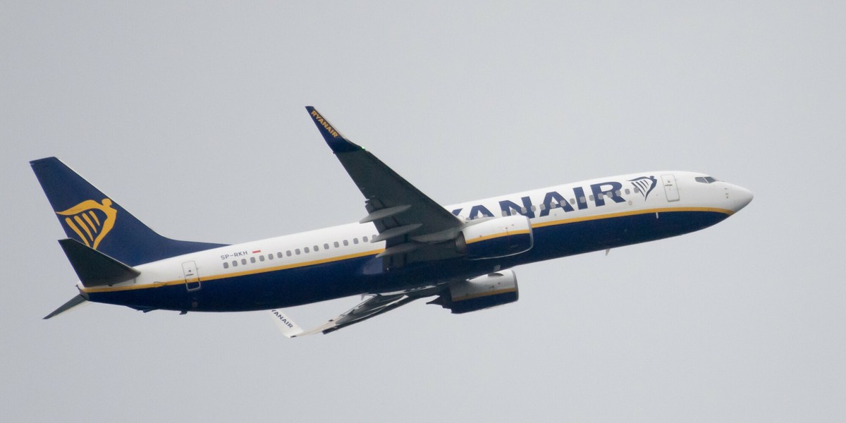 Ryanair to jeden z najpopularniejszych przewoźników w Polsce. Wciąż jednak ustępuje narodowym liniom PLL LOT.