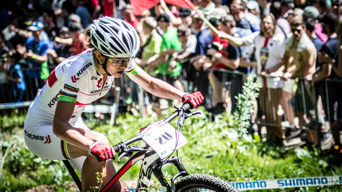 Sobotni wielki finał cyklu Skandia Maraton Lang Team, który odbędzie się 17 września w Dąbrowie Górniczej, będzie obfitował w liczne atrakcje sportowe. Razem z kolarzami–amatorami wystartuje dwukrotna srebrna medalistka olimpijska Maja Włoszczowska. Nasza gwiazda zapowiada, że w sobotę chce podziękować kibicom za wsparcie podczas jej pamiętnej rywalizacji na Igrzyskach Olimpijskich w Rio de Janeiro.