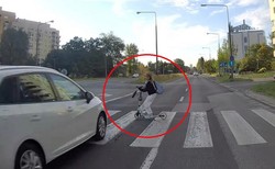 Policja namierzyła szalonego kierowcę Seata. Centymetry dzieliły dziecko od tragedii