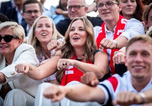 Na dočeku fudbalske reprezentacije Norveške sa Svetskog prvenstva, oko 100.000 ljudi je veslalo - način bodrenja koji je oduševio svet | Foto: Trond R. Teigen/NTB/via REUTERS