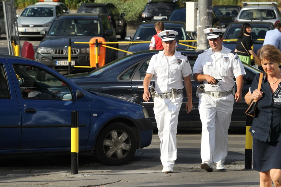 U belom od glave do pete