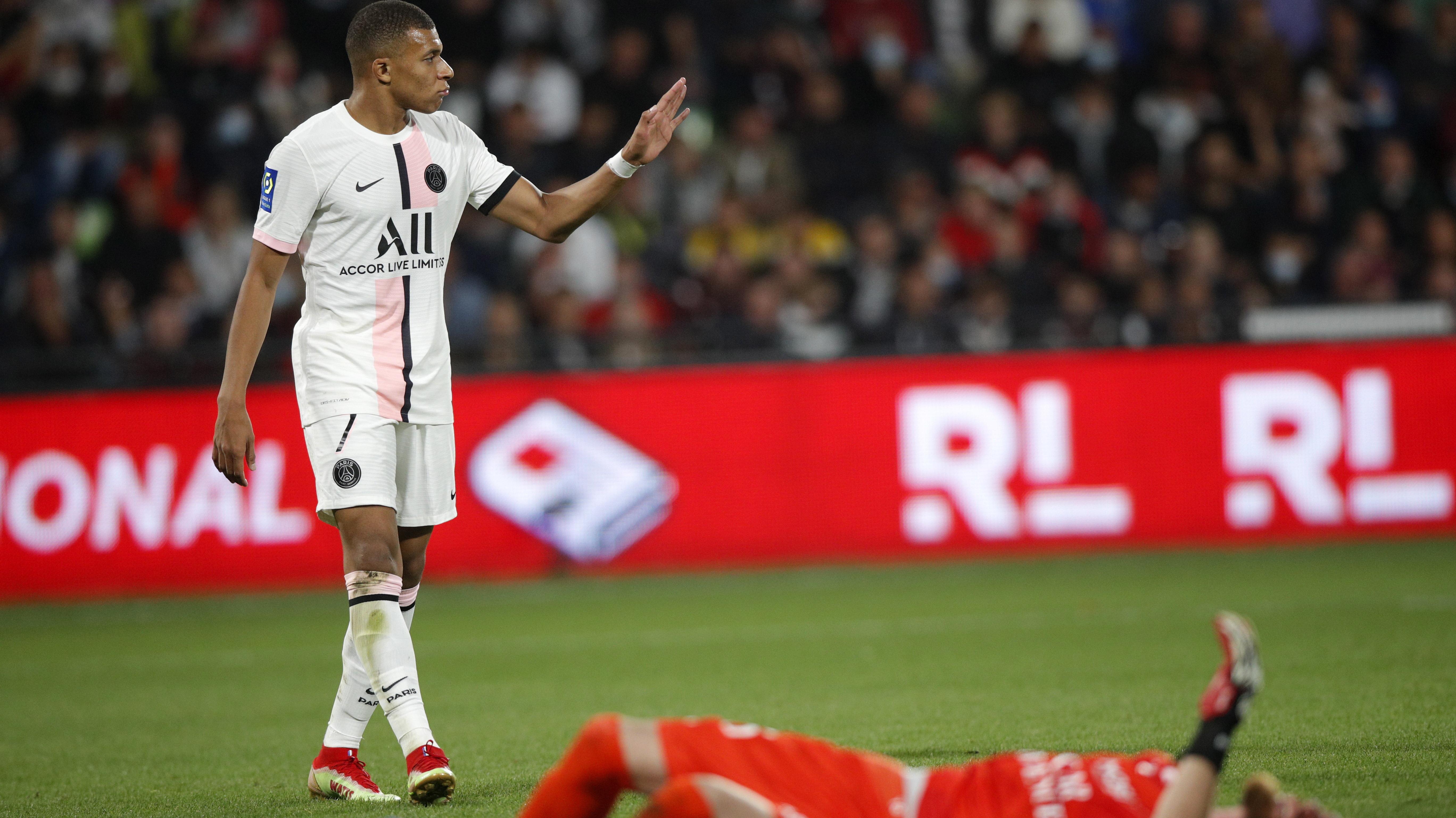 Metz-PSG. Zamieszanie po golu Mbappe starł się z Oukidją Ligue 1 [WIDEO] -  Przegląd Sportowy