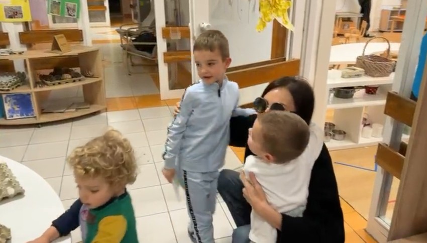 Željko joj uručio i poklon