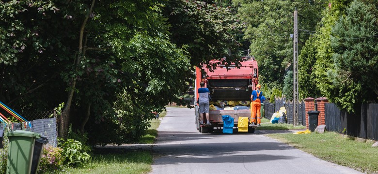 Niższe opłaty za odbiór odpadów zostają na dłużej. Mieszkańcy mogą odetchnąć z ulgą