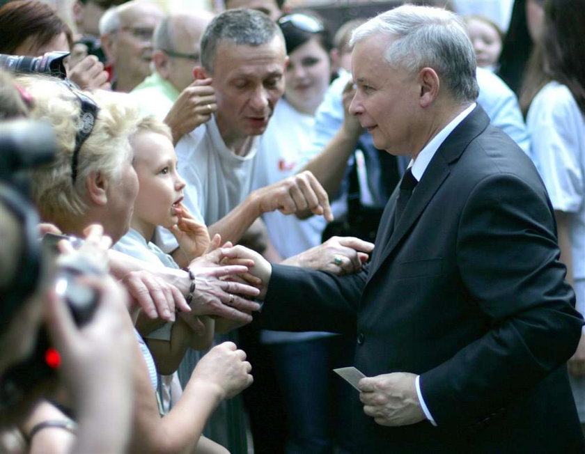 Bójka na wiecu Kaczyńskiego!