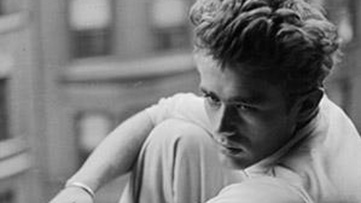 "James Dean cudownie cielesny i trójwymiarowy może być wasz na zawsze. Głowa Jamesa Deana, naturalnej wielkości, jest jak żywa i tak realna, że z