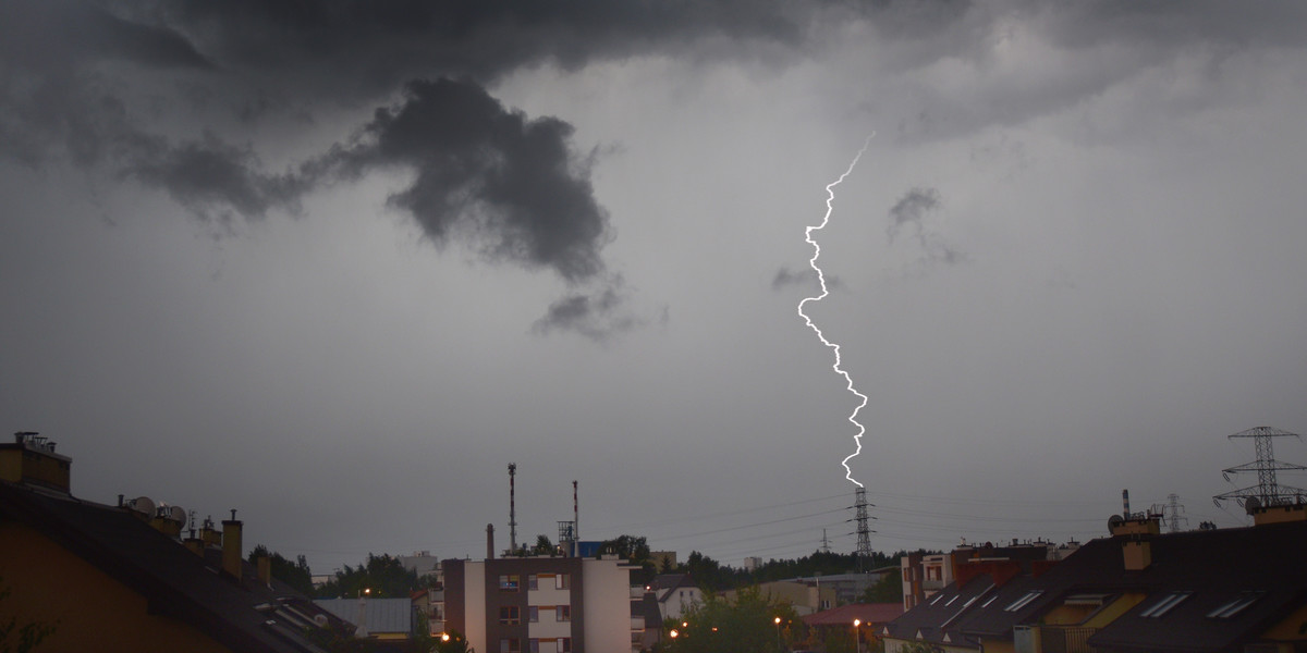 IMGW ostrzega przed burzami w środę.