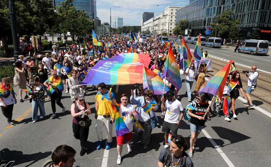 Uczestnicy XXI Parady Równości w Warszawie