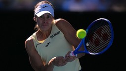 Polski mecz w Miami. Linette pokonała Grachevą i teraz zmierzy się ze Świątek