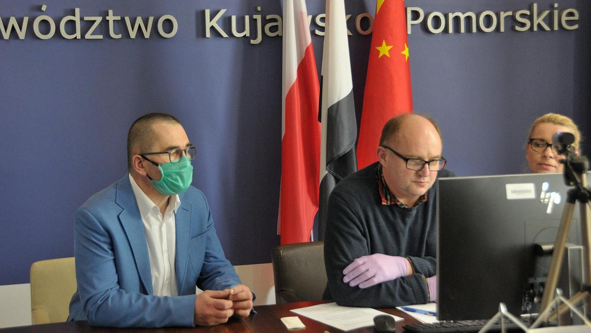 Koronawirus w Polsce. Medycy z Wuhan doradzili lekarzom z Kujawsko-Pomorskiego