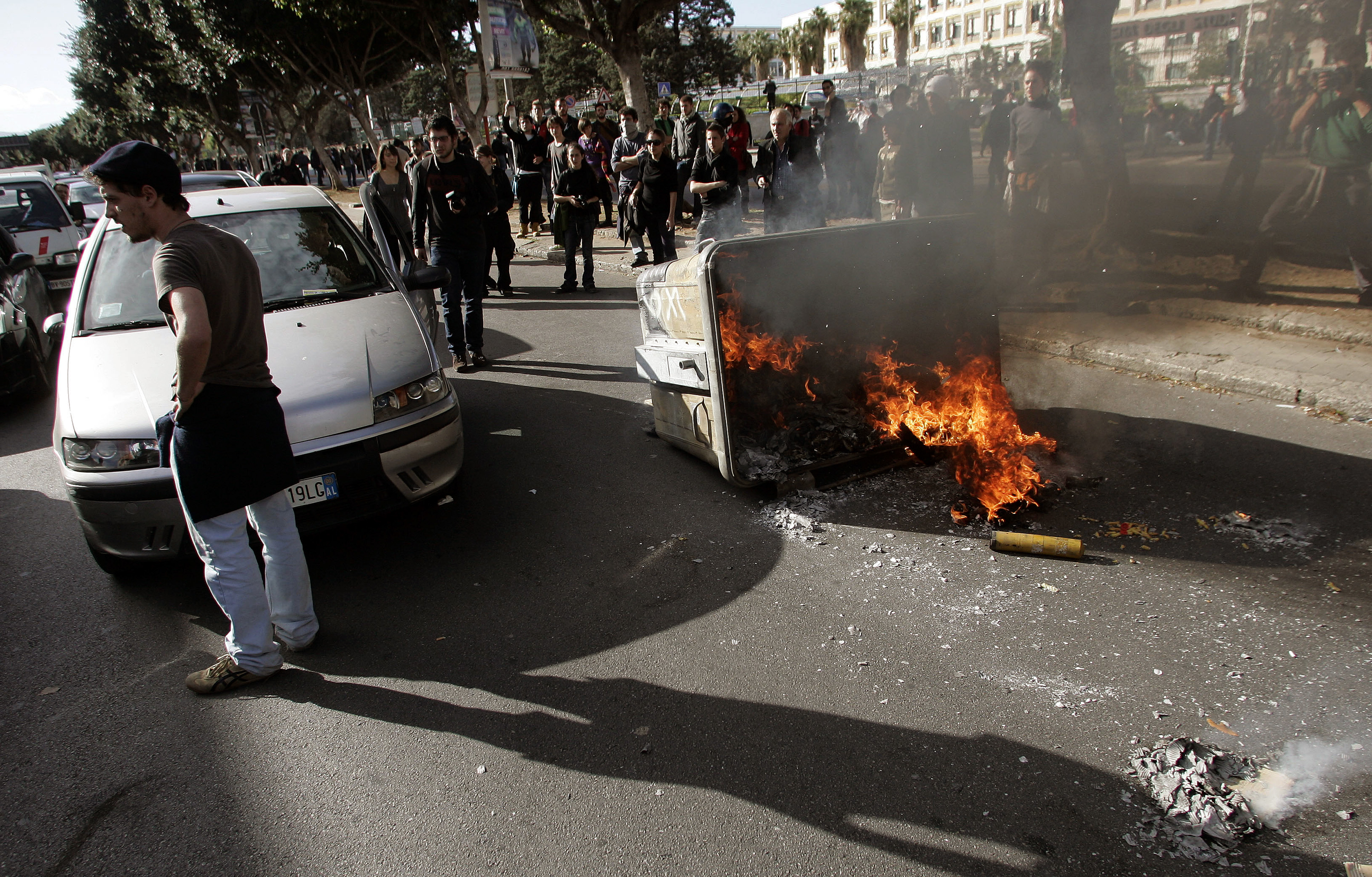 Incendio discarica Licata: 16 indagati per 100 euro