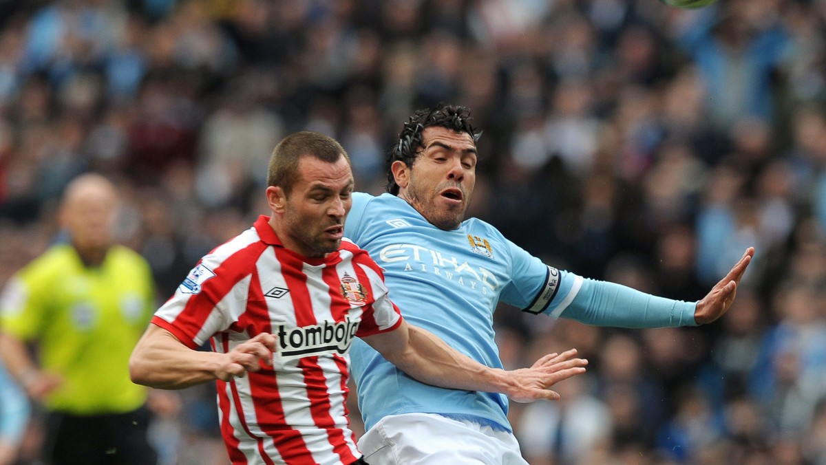 Manchester City w meczu 31. kolejki Premier League odniósł pewne i wysokie zwycięstwo 5:0 (2:0) nad Sunderlandem. Bardzo dobre zawody rozegrał Carlos Tevez, a prawdziwe "wejście smoka" zanotował Patrick Vieira, który zdobył gola kilkadziesiąt sekund po wejściu na boisko.