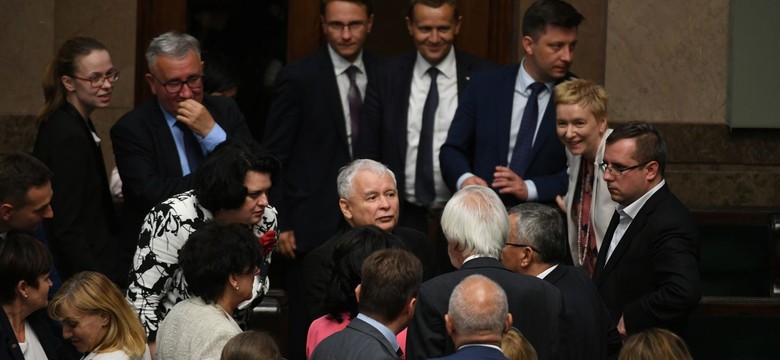 Koniec monolitu? "Duda nie tylko zawęził pole gry prezesowi. On zmienił wręcz dyscyplinę"