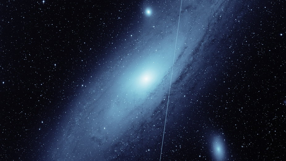 Smuga po Starlinkach widoczna na obrazach z obserwacji astronomicznych