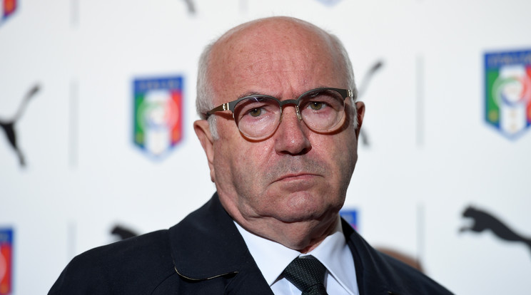 Carlo Tavecchio szerint itt az ideje, hogy új korszak kezdődjön az olasz labdarúgásban /Fotó: AFP