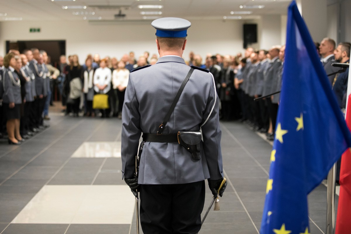 Karta Rodzin Mundurowych – na czym polega?