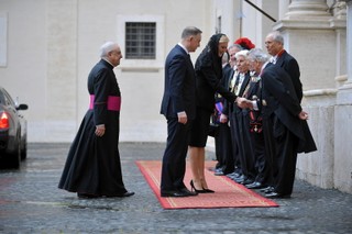 Prezydent Duda w Watykanie zaprosił papieża Franciszka do Polski. 'Dwa miliony obywateli Ukrainy mieszka razem z nami'