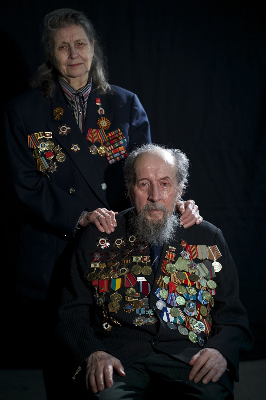 Veteran iz Staljingradske bitke Aleksej Stefanov (90) sa ženom Ljudmilom