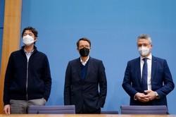 "Zdecydowanie zbyt wiele przypadków". W RFN Omikron wyprze Deltę "w ciągu kilku dni"