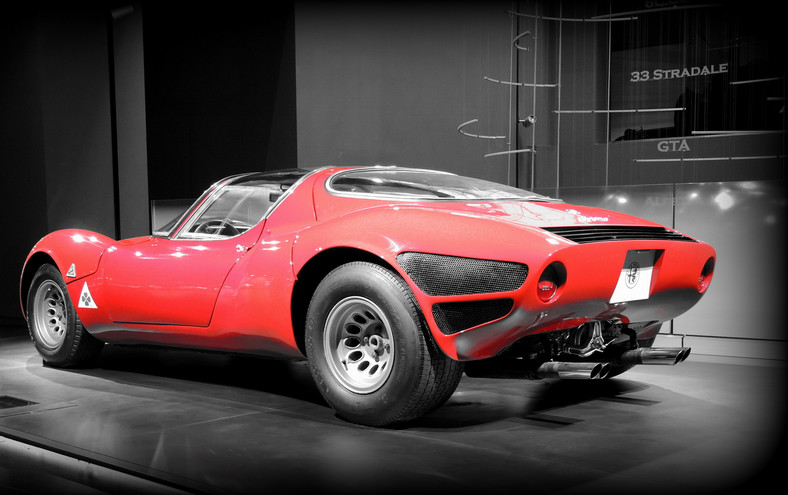 Alfa Romeo 33 Stradale ma 50 lat