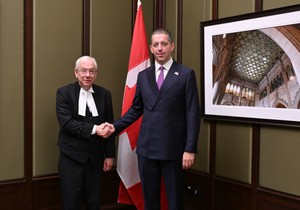 Ministar spoljnih poslova Srbije Marko Đurić i predsednik Donjeg doma Parlamenta Kanade Francis Skarpaleđo 