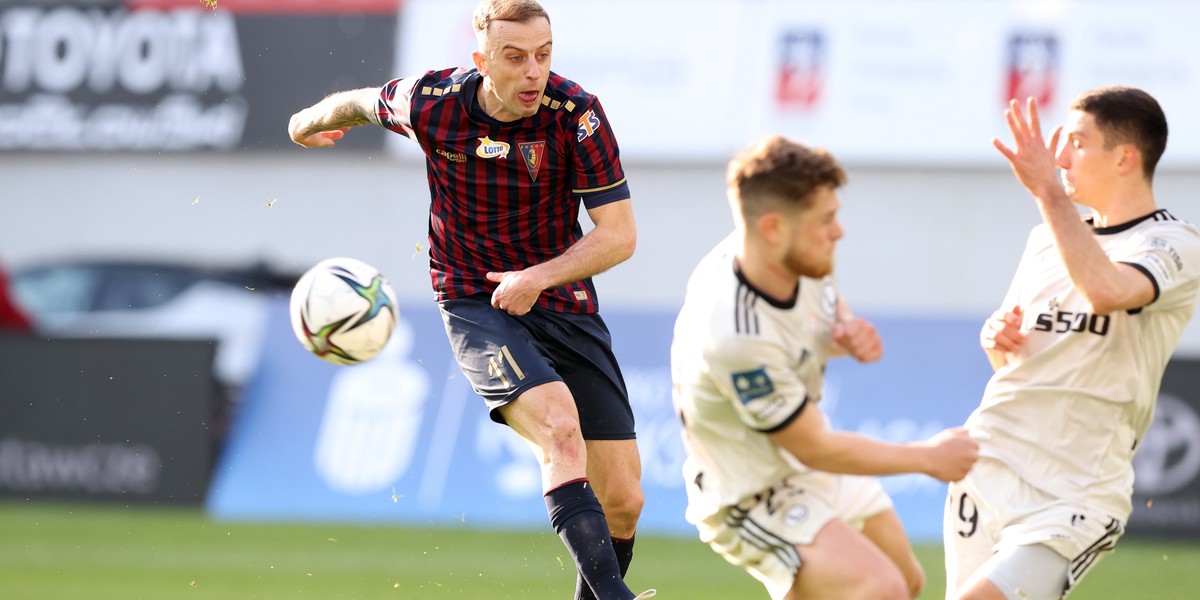 Pilka nozna. PKO Ekstraklasa. Pogon Szczecin - Legia Warszawa. 24.04.2022