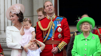 William i Kate "zaskoczyli" królową. Tak wyglądały kulisy ich oświadczenia