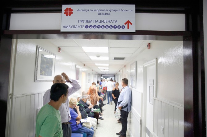 Čuli su, kažu pacijenti, da ovde rade najbolji lekari. Oni koji pomeraju granice, od kojih i stranci dolaze da uče. Oni koji stalno uvode nove medicinske procedure i pre nego što one stignu u najpoznatije svetske klinike