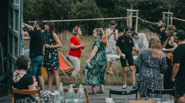 W ramach jednego z mikrograntów zorganizowano silent disco.  