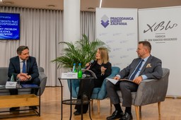 debata pracodawcy godnego zaufania: wzrost wynagrodzeń tak, ale w powi